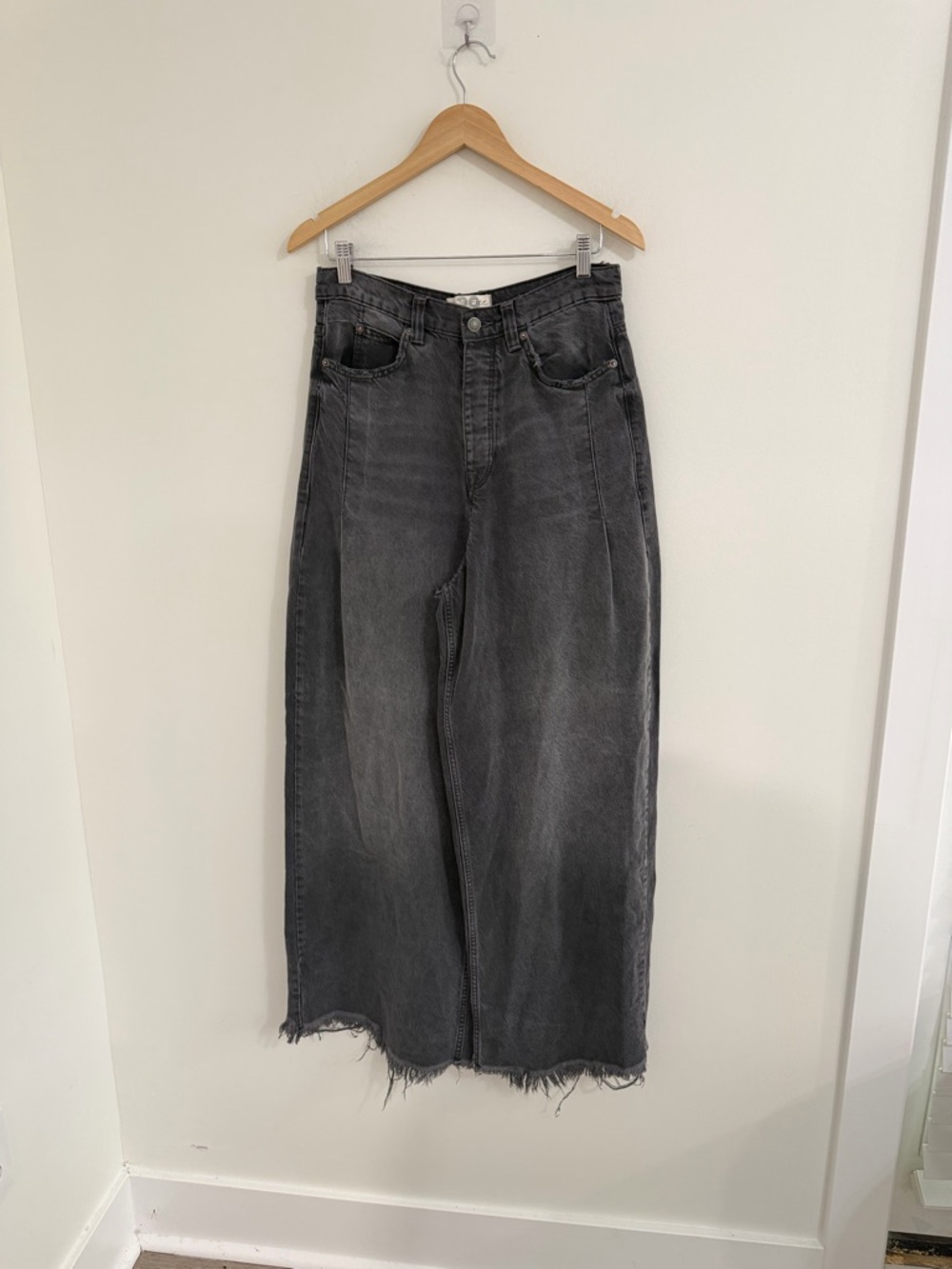 we the free charcoal black wide-leg jeans distressed denim jeans sz 29 #T1